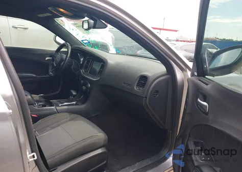 2016 Dodge Charger Sxt z USA, uszkodzony, nr VIN 2C3CDXHG3GH333427